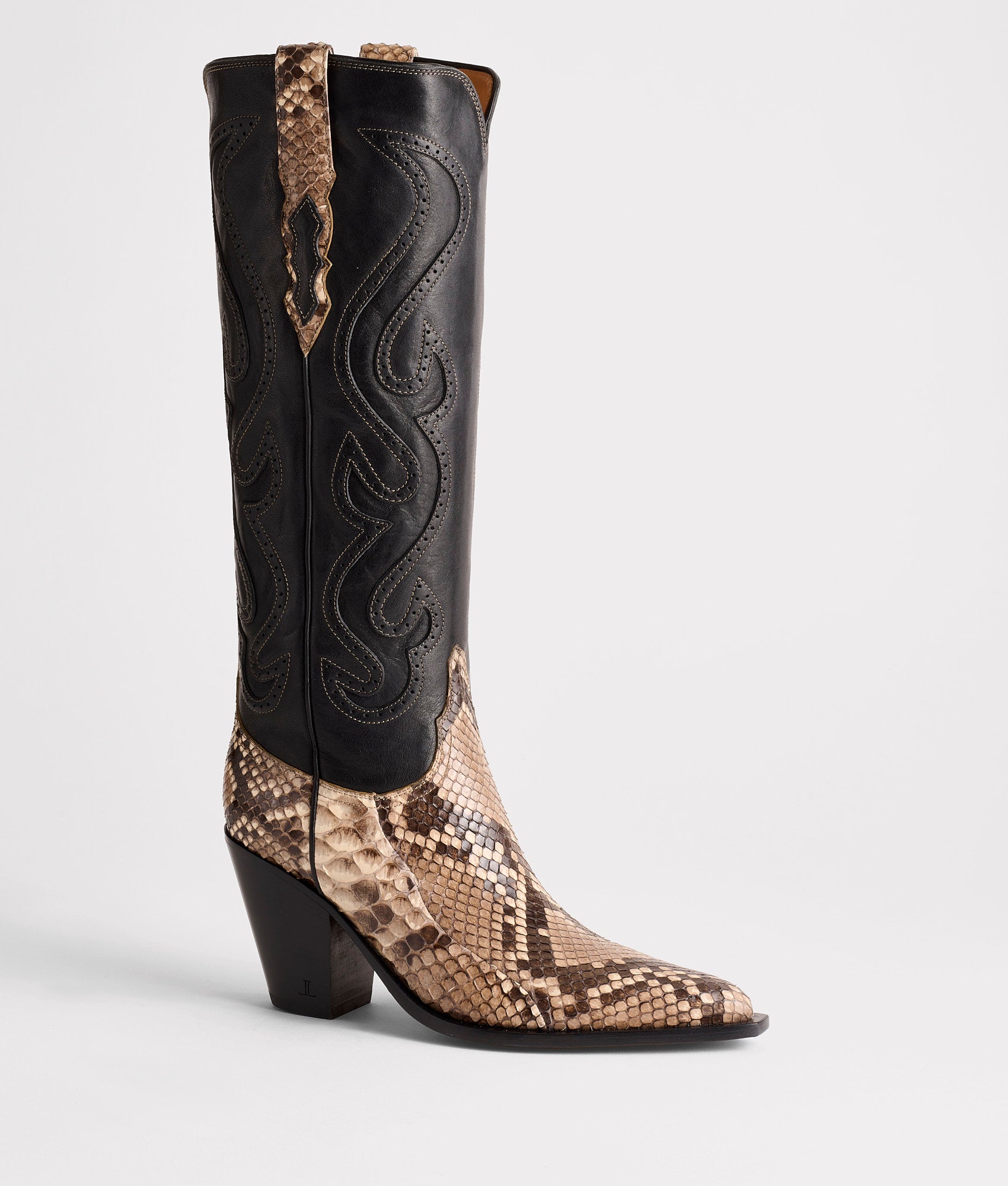 Vittoria :: Black/White - Image 5